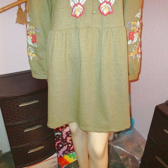 The Pyramid Collection Embroidered Babydoll Dress Size XL Pleated Peasant Boho - Picture 4 of 10